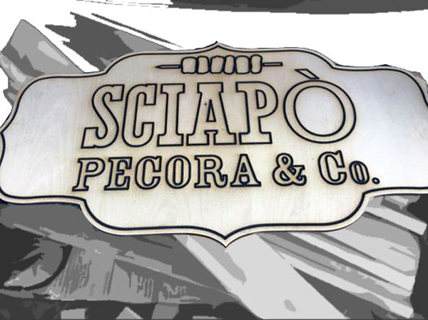 insegna in legno con incisione laser logo
